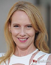 Amy Ryan