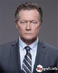 Robert Patrick