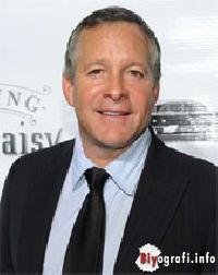 Steve Guttenberg